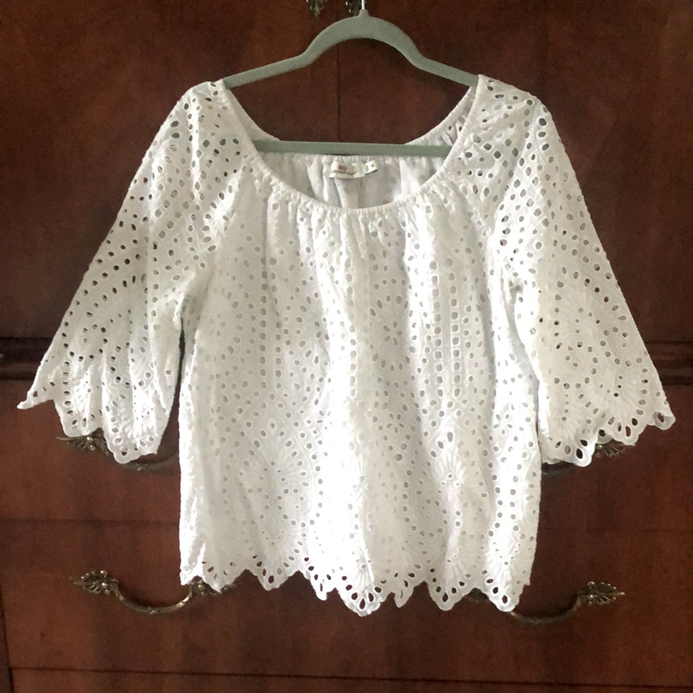 Beautiful white eyelet top!